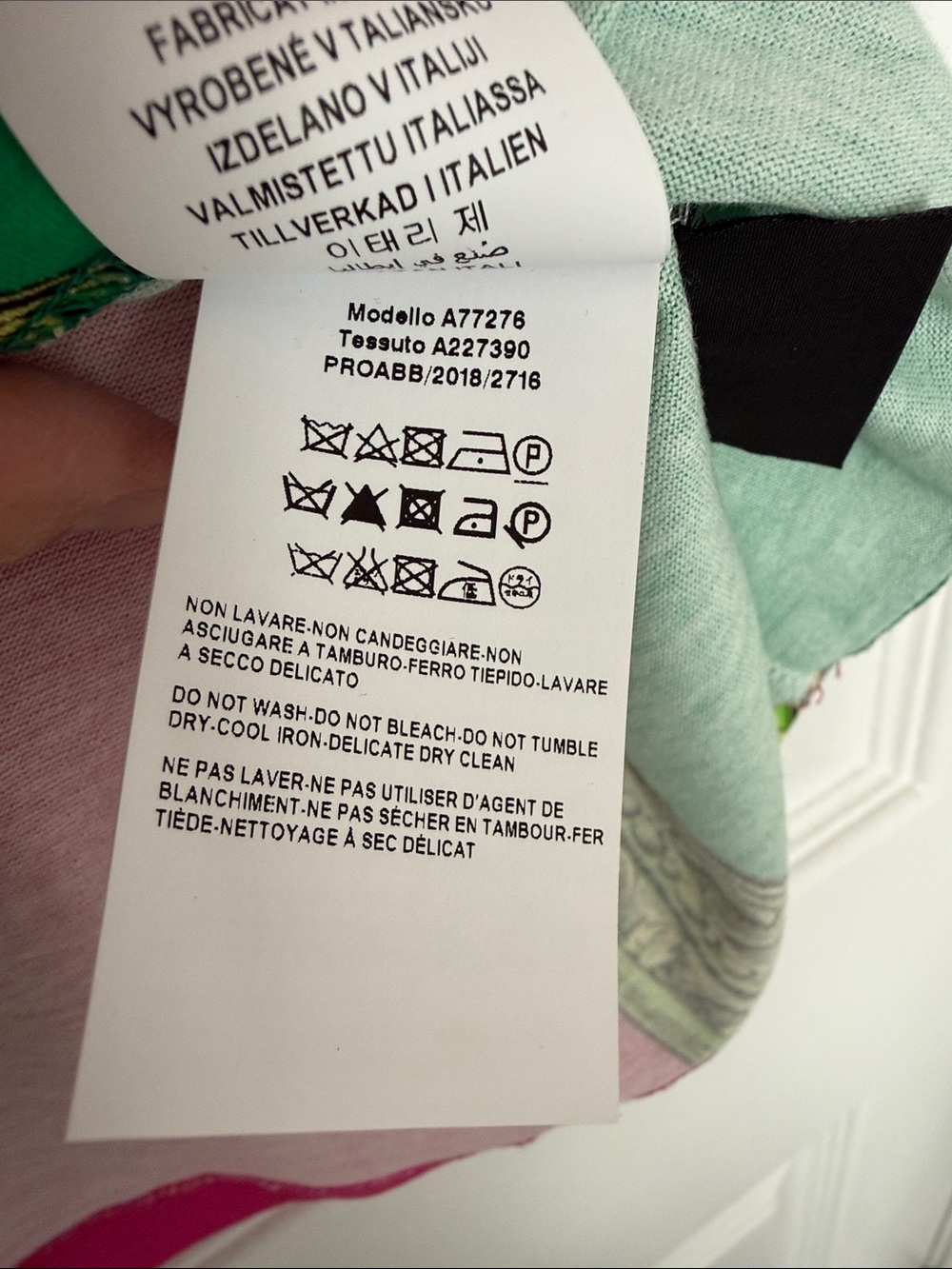 Versace Flamboyant Logo Tee (Medium) - Picture 6 of 9